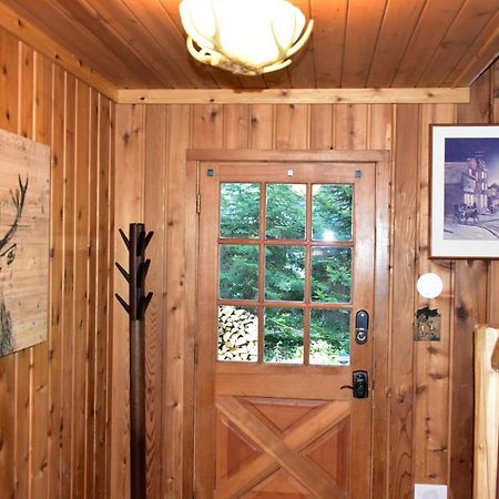 Quiet And Comfy 3Bed/2Bath - Chalet With Hot Tub. Cedar Εξωτερικό φωτογραφία