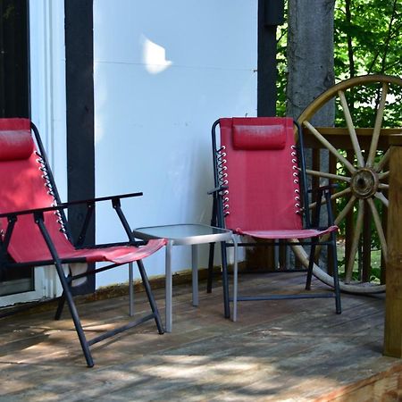 Quiet And Comfy 3Bed/2Bath - Chalet With Hot Tub. Cedar Εξωτερικό φωτογραφία