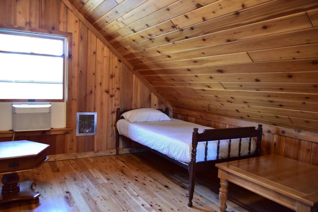 Quiet And Comfy 3Bed/2Bath - Chalet With Hot Tub. Cedar Εξωτερικό φωτογραφία