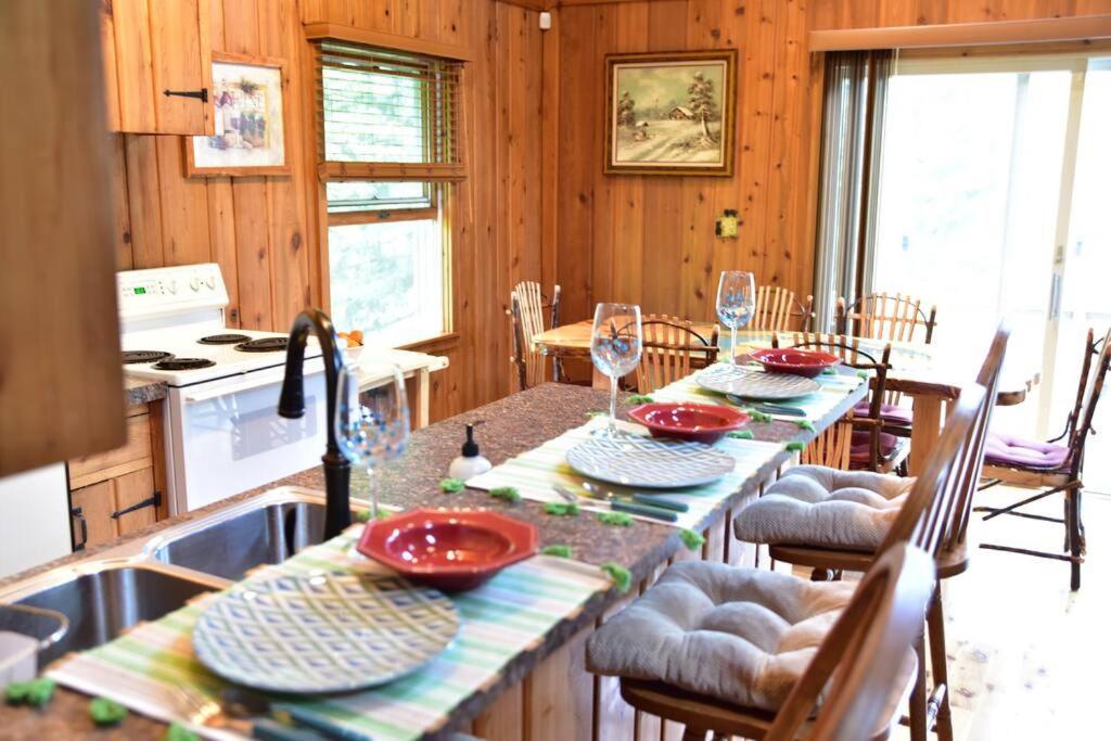 Quiet And Comfy 3Bed/2Bath - Chalet With Hot Tub. Cedar Εξωτερικό φωτογραφία