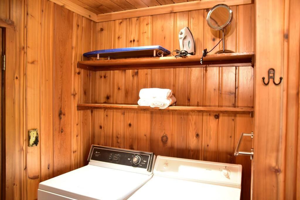 Quiet And Comfy 3Bed/2Bath - Chalet With Hot Tub. Cedar Εξωτερικό φωτογραφία