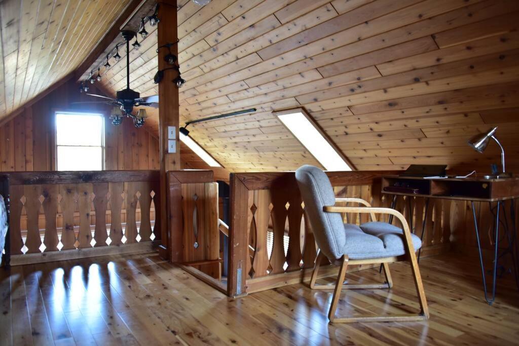 Quiet And Comfy 3Bed/2Bath - Chalet With Hot Tub. Cedar Εξωτερικό φωτογραφία