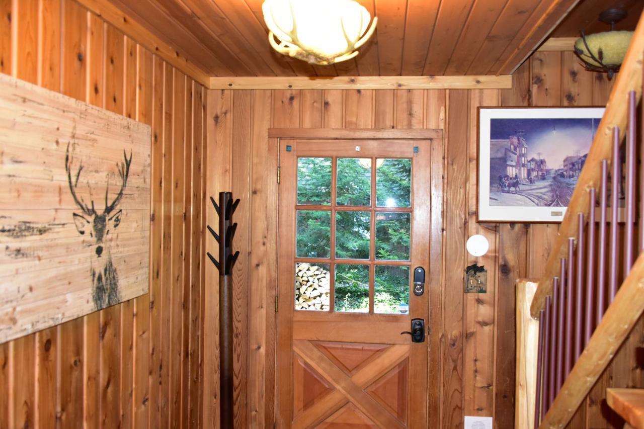 Quiet And Comfy 3Bed/2Bath - Chalet With Hot Tub. Cedar Εξωτερικό φωτογραφία