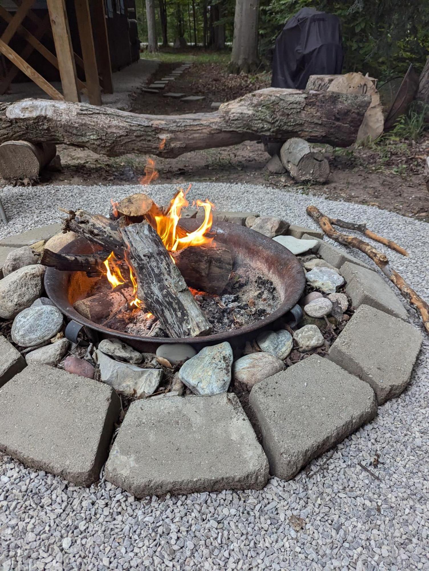 Quiet And Comfy 3Bed/2Bath - Chalet With Hot Tub. Cedar Εξωτερικό φωτογραφία